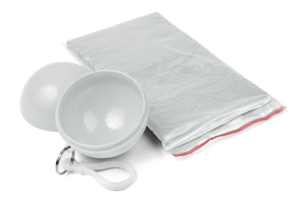 Дождевик в футляре-шарике на карабине, белый