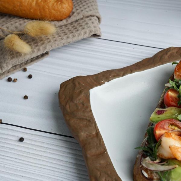 Блюдо для подачи 29*25 cм h3 cм 200 мл Crush White Matt New Brown Taiga P.L. [1]