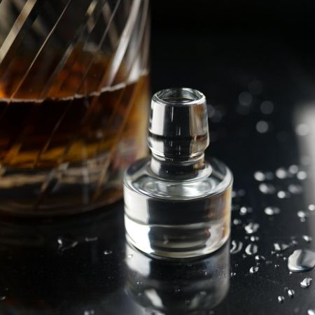 Графин 0,85 л штоф с крышкой Modern h21 см 10*10 см стекло P.L. - BarWare [1]