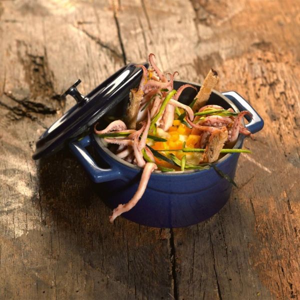 Кастрюля для подачи 14 см 500 мл круглая с крышкой чугун. красная LAVA