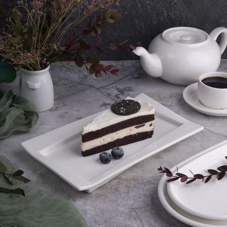 Блюдо прямоугольное 24,5*14,3 см h2,5 см со смещенным дном Asymmetry белое фарфор P.L. [4]